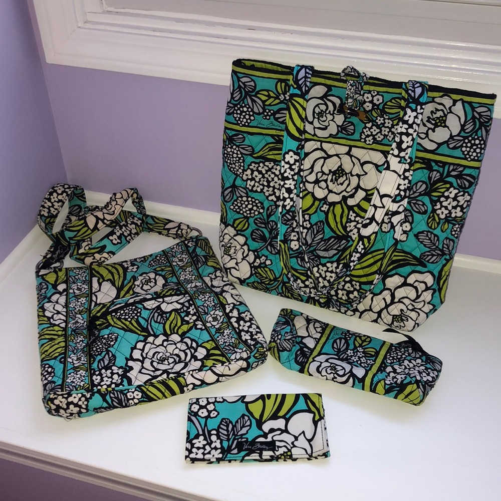 Vera Bradley- Island Bloom set